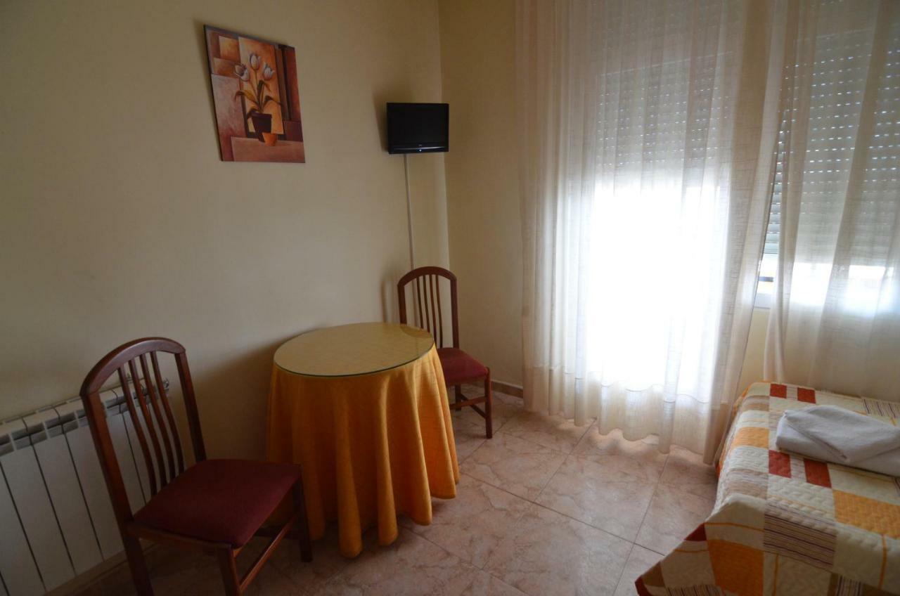 Hostal Galicia Villardefrades Экстерьер фото